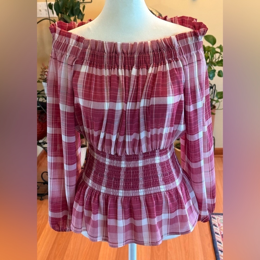 Versona Women’s Checkered Pink & White  Peplum Top Size Small Some Stretch